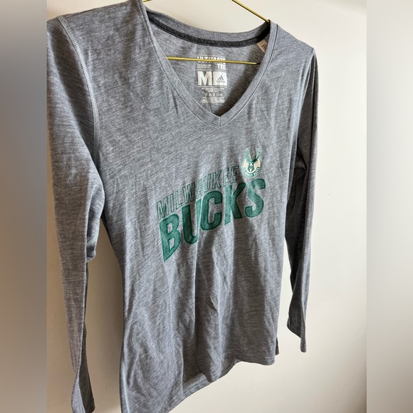Long Sleeve Milwaukee Bucks T-Shirt - Picture 2 of 7